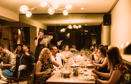 decanterovi laureati pupitres